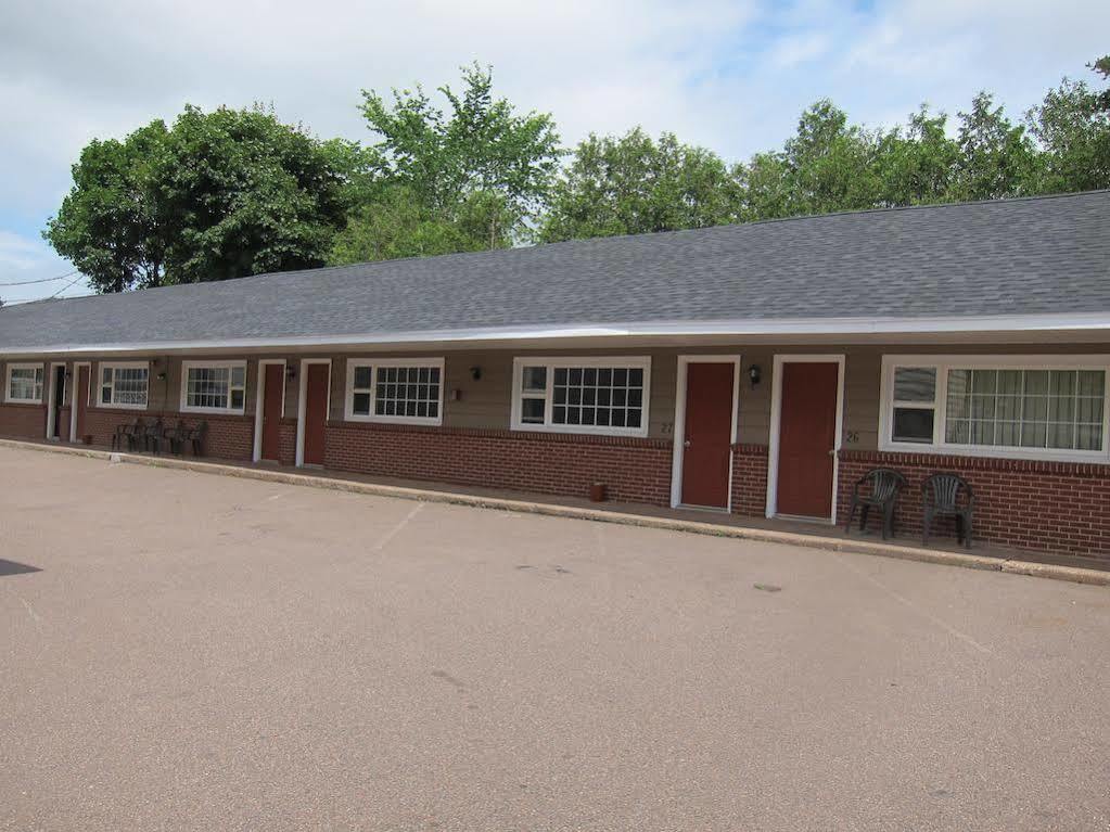 Stonehouse Motel And Restaurant Truro Exterior foto